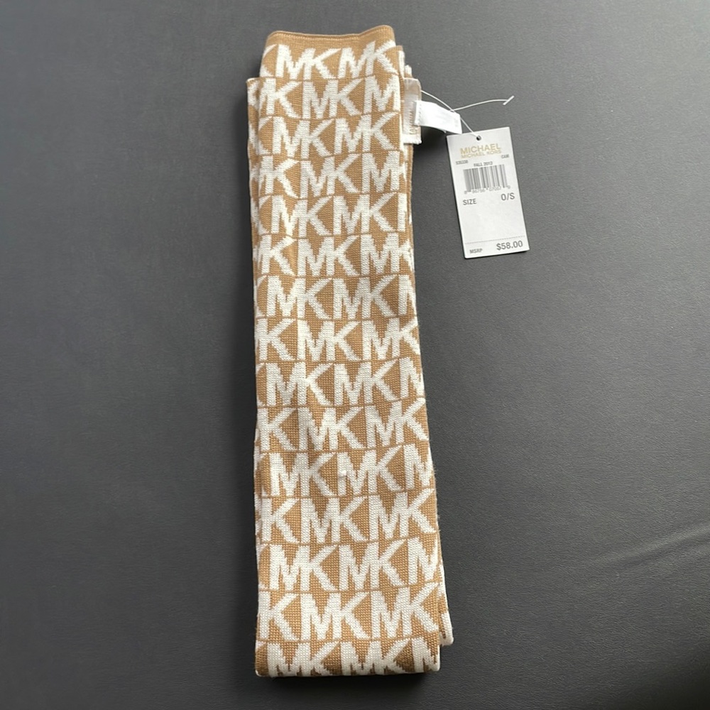 NWT MICHAEL KORS SCARF